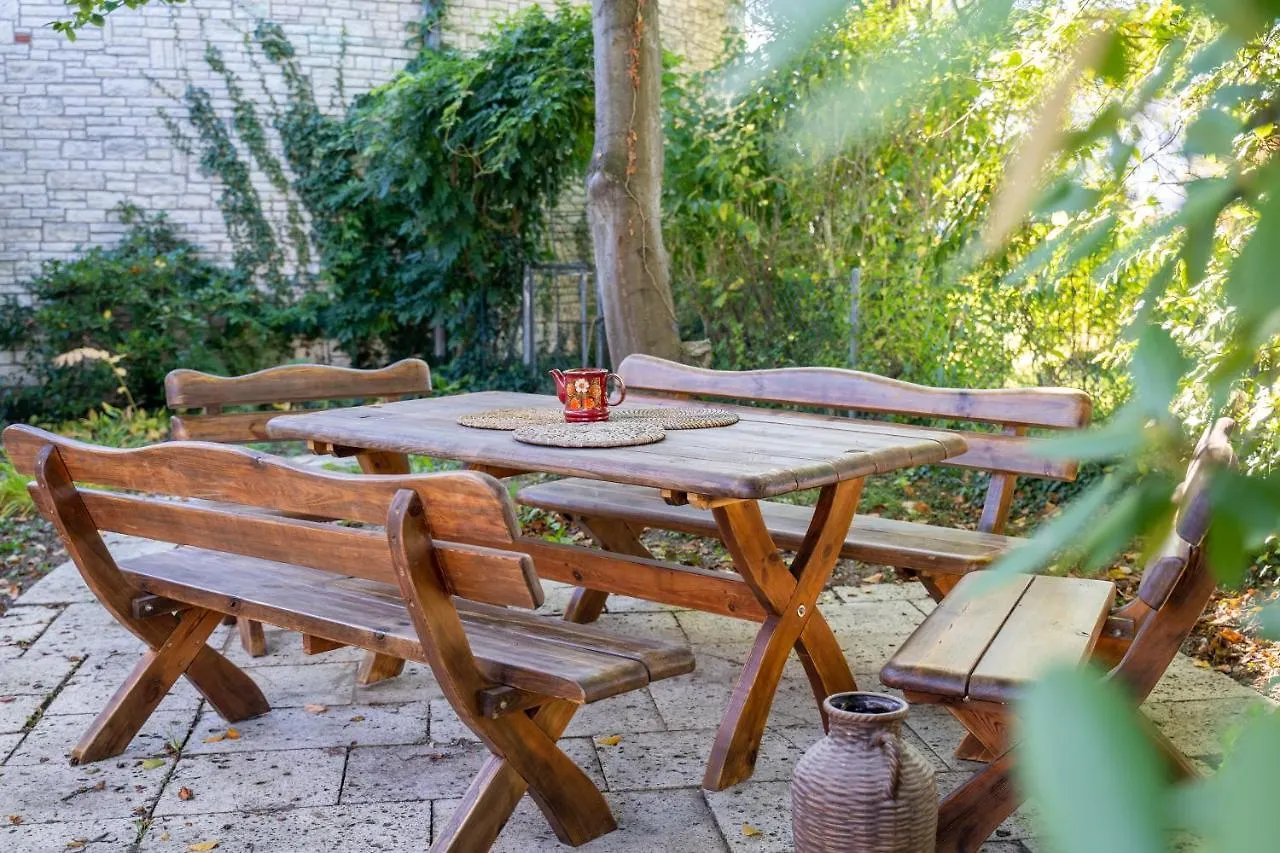 Dreamcation - Ehemaliges Pfarrhaus, 3D-Tour, 4 Sz, Terrasse, Bbq, Kueche, Garten, 140Qm Kelheim Germany