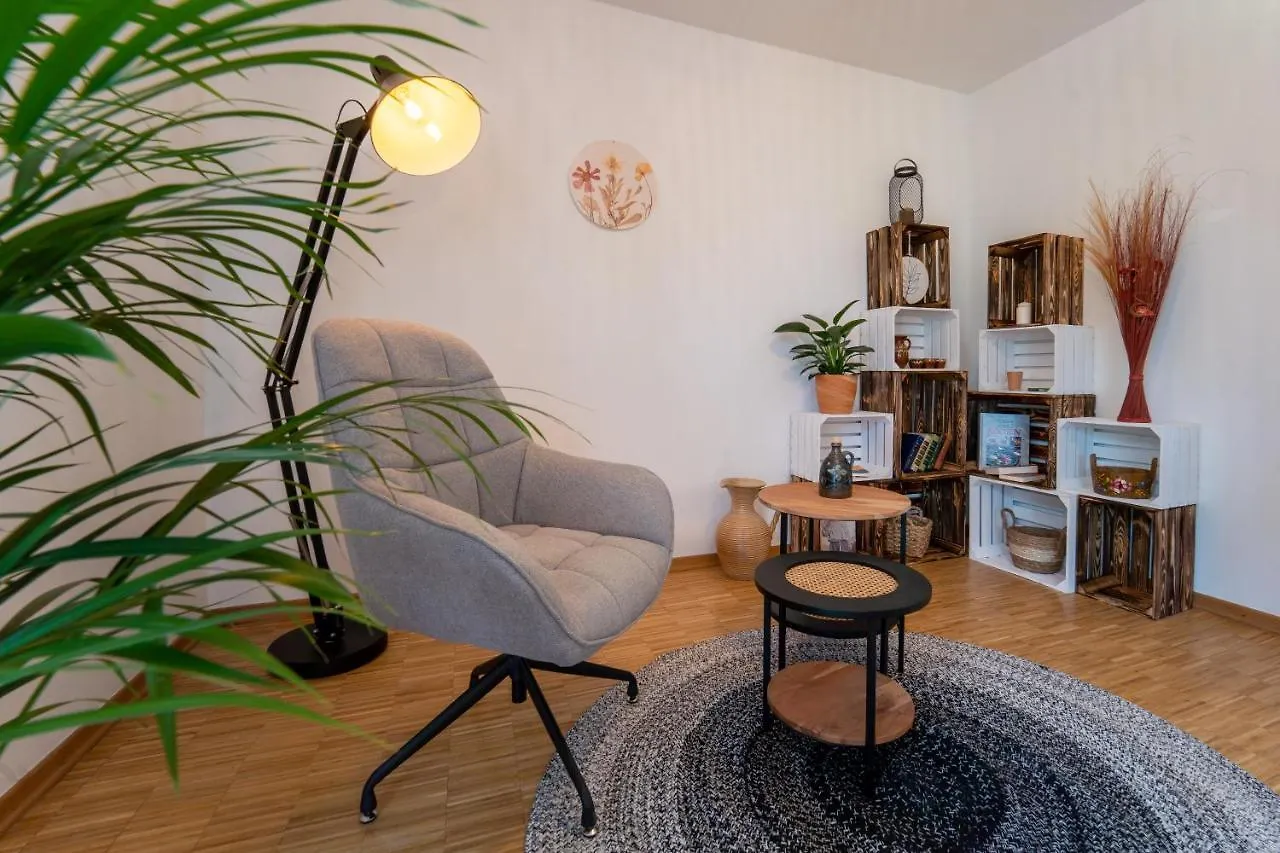Apartment Dreamcation - Ehemaliges Pfarrhaus, 3D-Tour, 4 Sz, Terrasse, Bbq, Kueche, Garten, 140Qm Kelheim