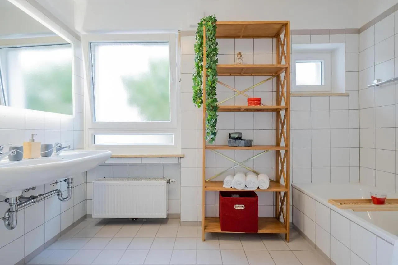 Dreamcation - Ehemaliges Pfarrhaus, 3D-Tour, 4 Sz, Terrasse, Bbq, Kueche, Garten, 140Qm Kelheim Apartment