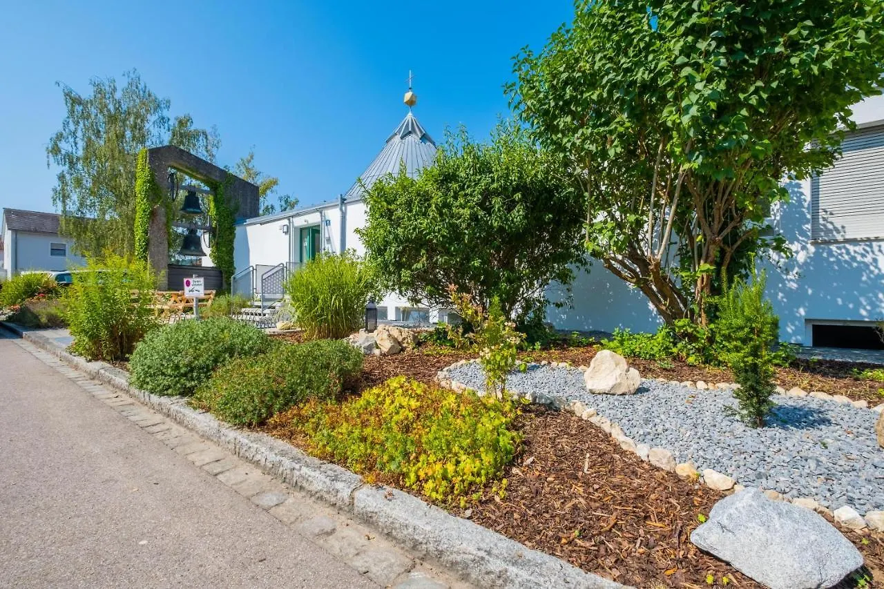 Dreamcation - Ehemaliges Pfarrhaus, 3D-Tour, 4 Sz, Terrasse, Bbq, Kueche, Garten, 140Qm Kelheim 0*,  Germany