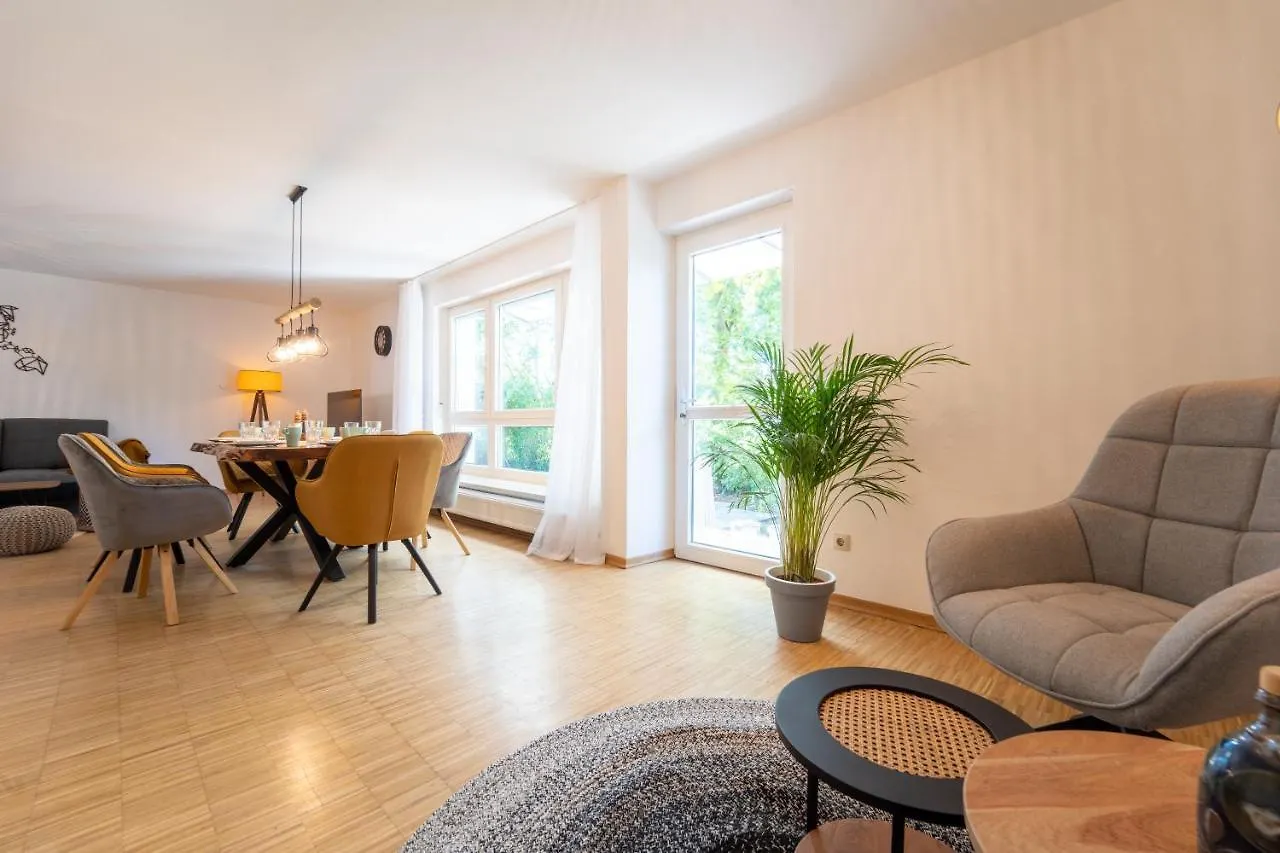 Apartment Dreamcation - Ehemaliges Pfarrhaus, 3D-Tour, 4 Sz, Terrasse, Bbq, Kueche, Garten, 140Qm Kelheim