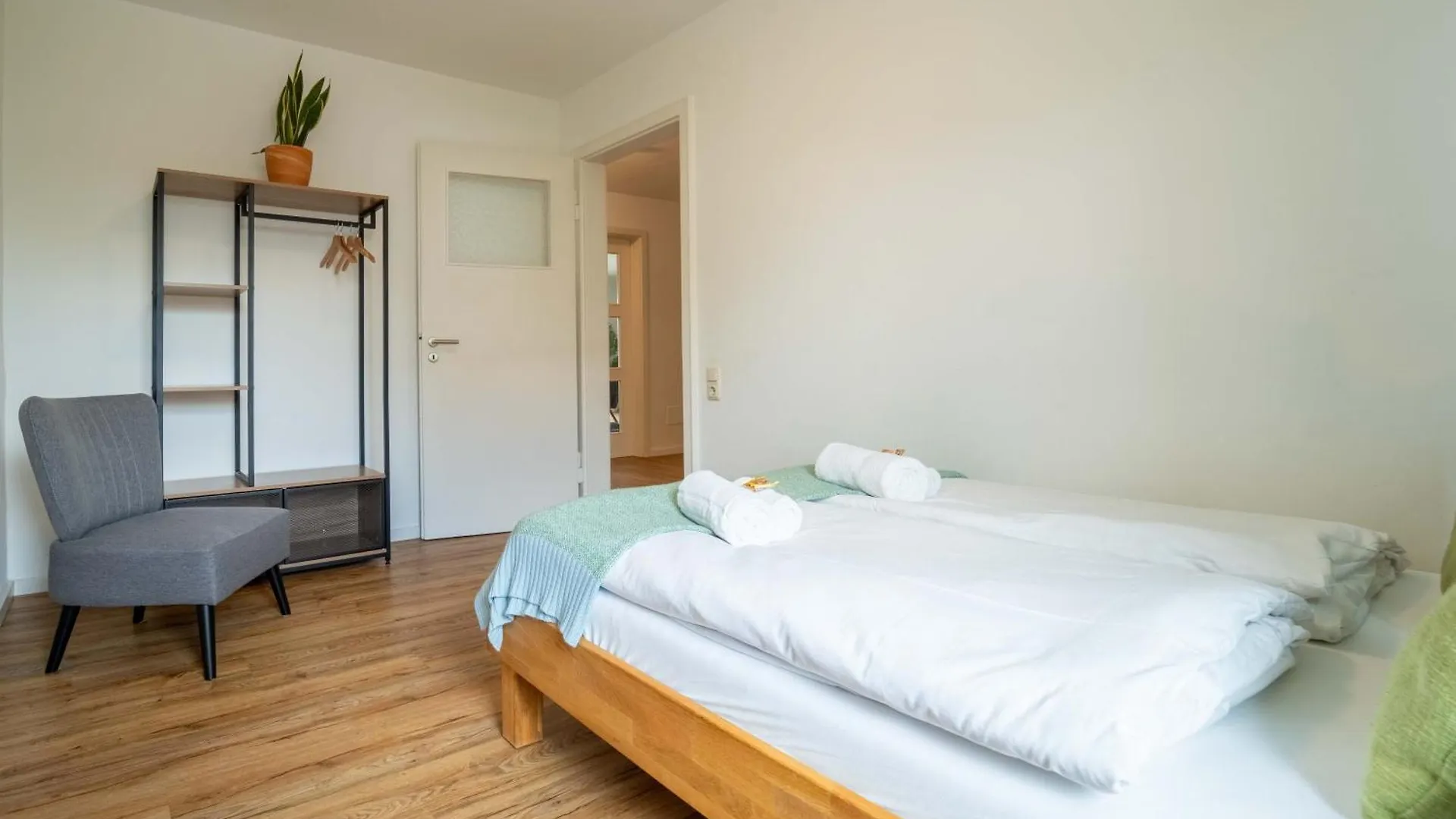 Apartment Dreamcation - Ehemaliges Pfarrhaus, 3D-Tour, 4 Sz, Terrasse, Bbq, Kueche, Garten, 140Qm Kelheim